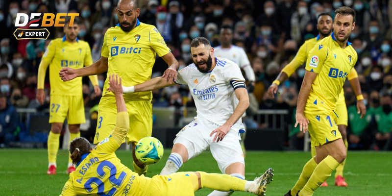Real Madrid đấu với Cádiz