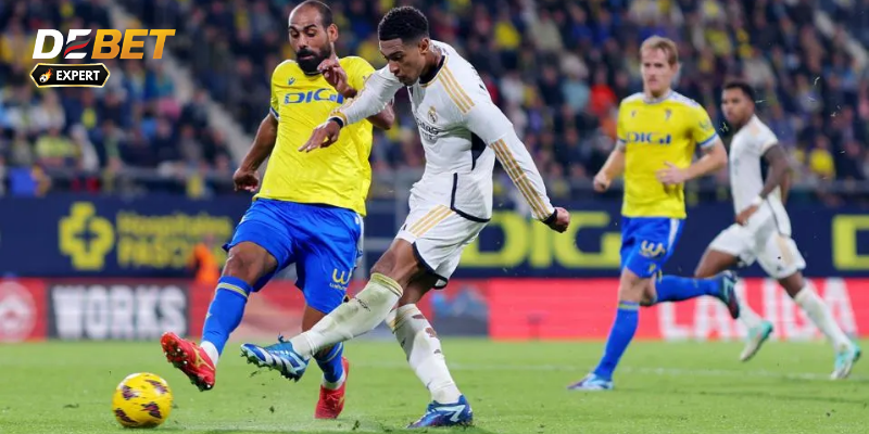 Real Madrid đấu với Cádiz